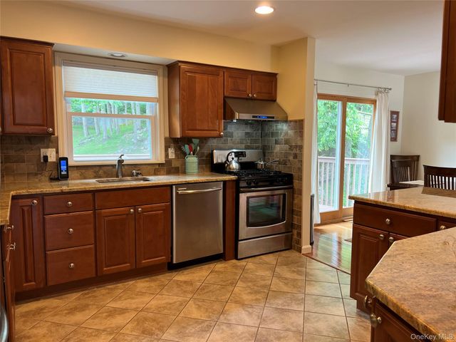 50 Raker Road, Poughkeepsie, NY 12603