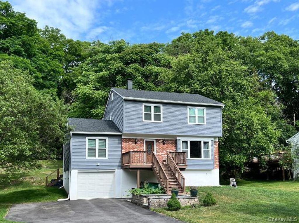 50 Raker Road, Poughkeepsie, NY 12603
