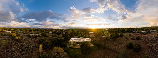 2115 Calle Azulejo, Santa Fe, NM 87505
