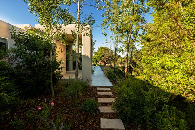 2115 Calle Azulejo, Santa Fe, NM 87505