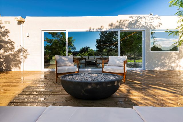 2115 Calle Azulejo, Santa Fe, NM 87505