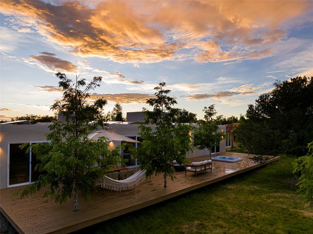 2115 Calle Azulejo, Santa Fe, NM 87505