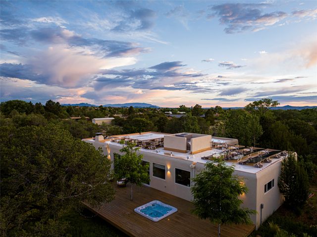 2115 Calle Azulejo, Santa Fe, NM 87505