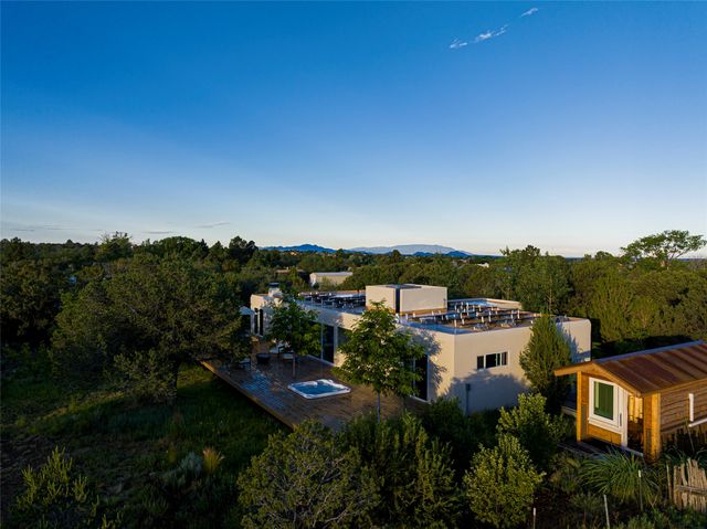 2115 Calle Azulejo, Santa Fe, NM 87505