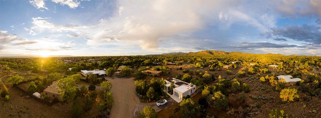 2115 Calle Azulejo, Santa Fe, NM 87505