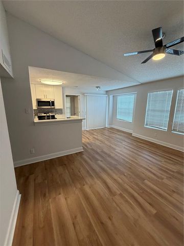 11520 WESTWOOD 527, Orlando, FL 32821