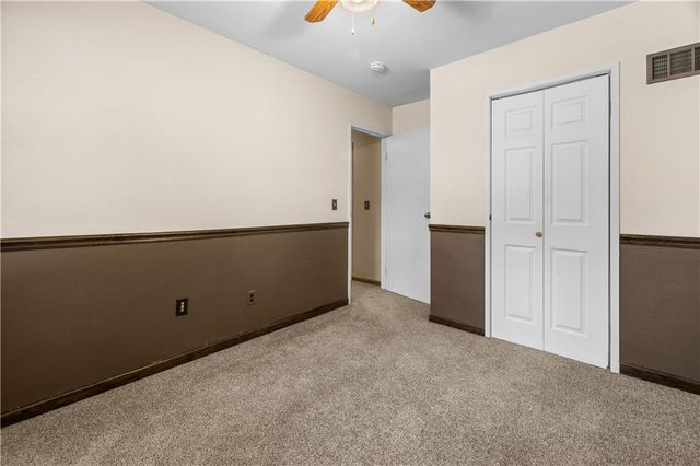 8925 Gillette Street, Lenexa, KS 66215