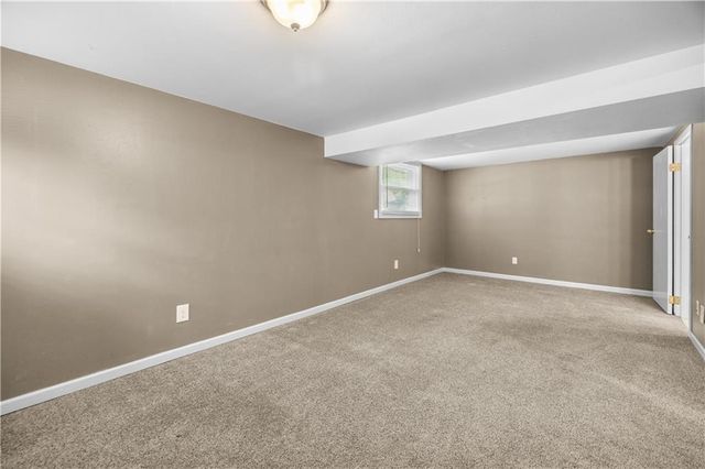 8925 Gillette Street, Lenexa, KS 66215