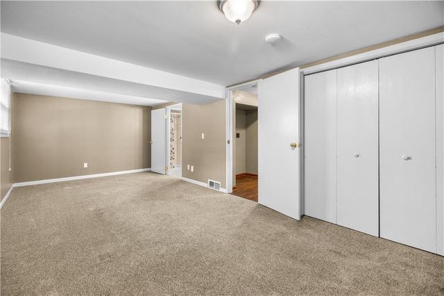 8925 Gillette Street, Lenexa, KS 66215