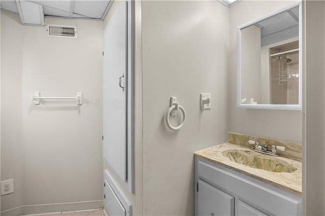 8925 Gillette Street, Lenexa, KS 66215