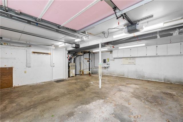 8925 Gillette Street, Lenexa, KS 66215