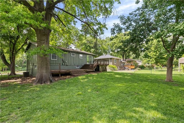 8925 Gillette Street, Lenexa, KS 66215