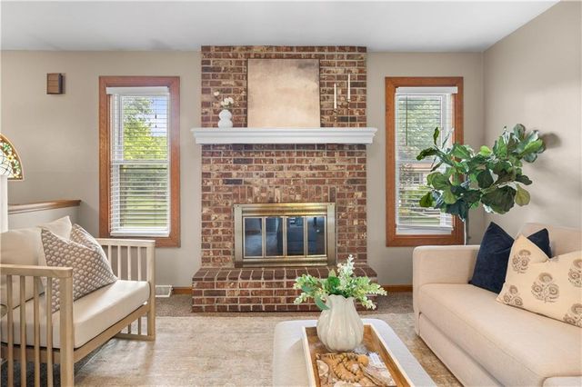 8925 Gillette Street, Lenexa, KS 66215