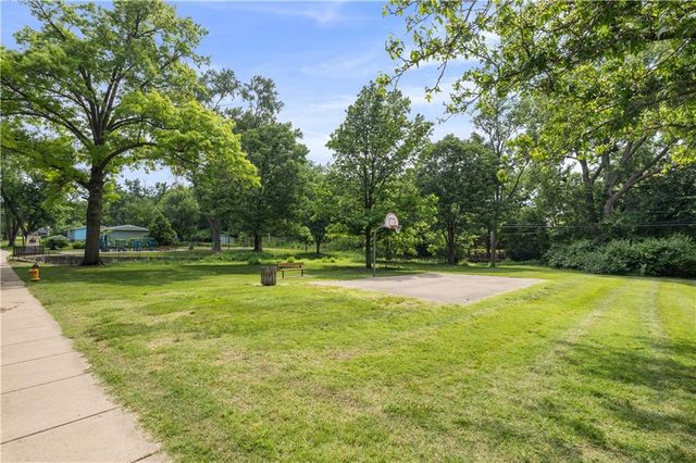 8925 Gillette Street, Lenexa, KS 66215