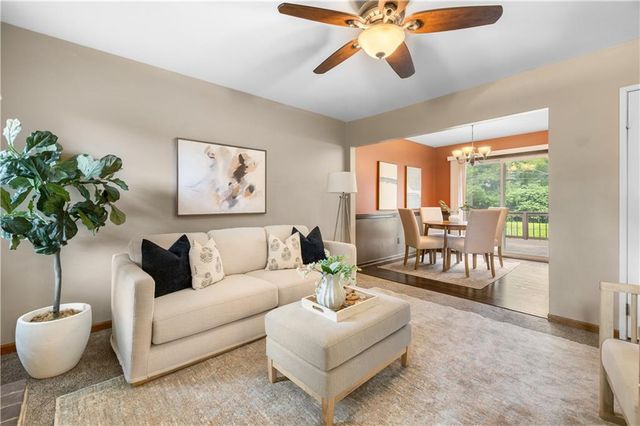 8925 Gillette Street, Lenexa, KS 66215