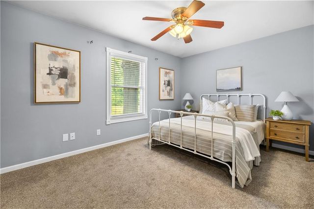 8925 Gillette Street, Lenexa, KS 66215