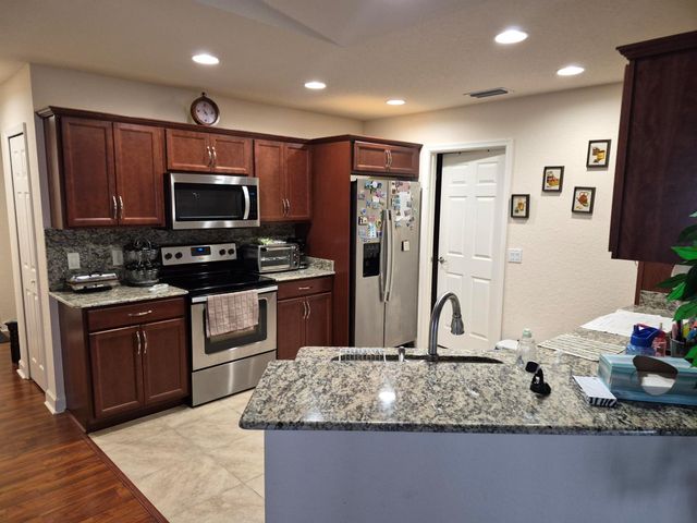 31 S Alhambra Lane, Port St Lucie, FL 34952