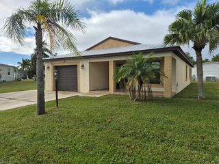 31 S Alhambra Lane, Port St Lucie, FL 34952