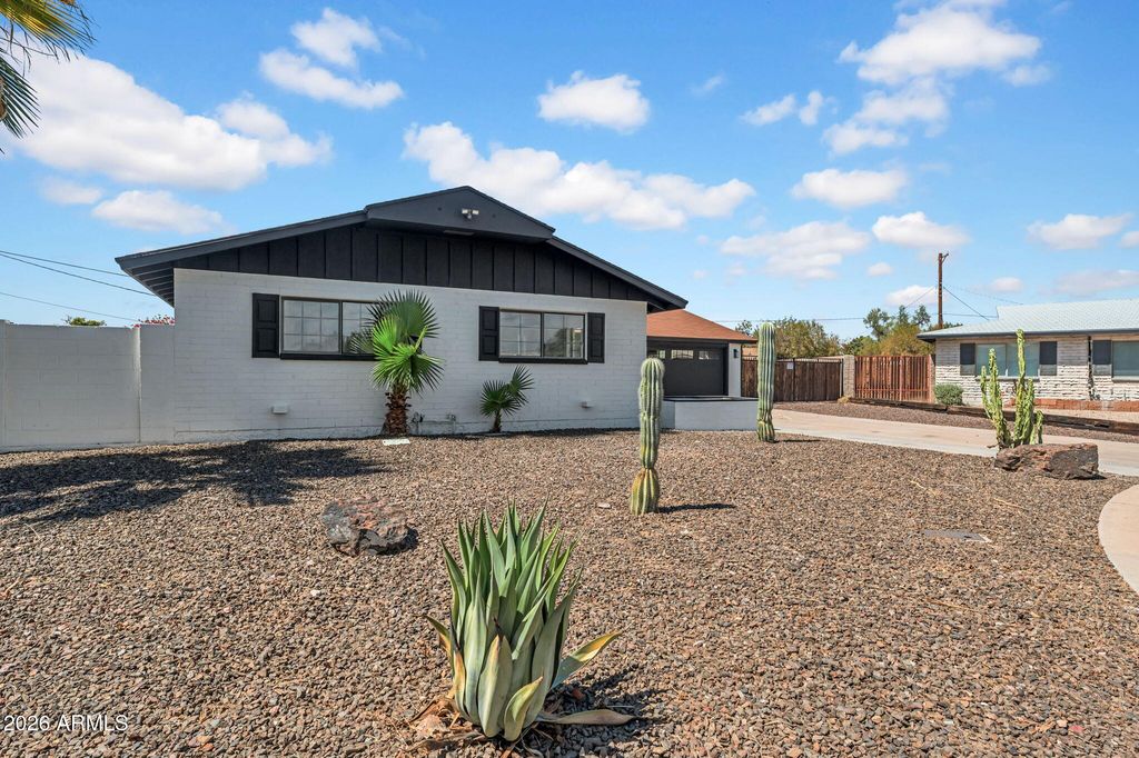 3946 W NORTHVIEW Avenue, Phoenix, AZ 85051 — photo 2