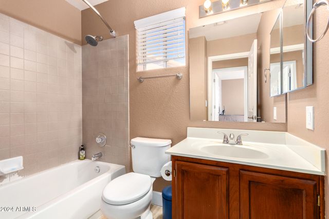 1836 N STAPLEY Drive 102, Mesa, AZ 85203