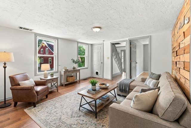 28 Tremont St, Athol, MA 01331