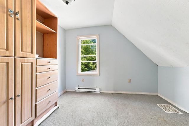 28 Tremont St, Athol, MA 01331