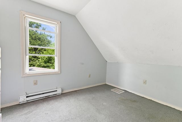 28 Tremont St, Athol, MA 01331
