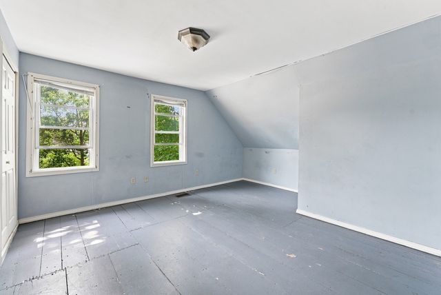 28 Tremont St, Athol, MA 01331