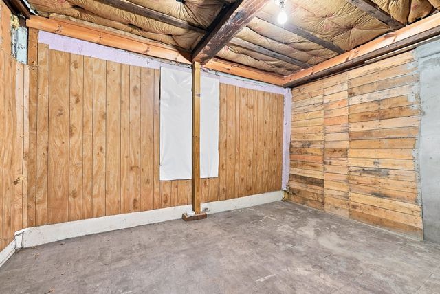28 Tremont St, Athol, MA 01331
