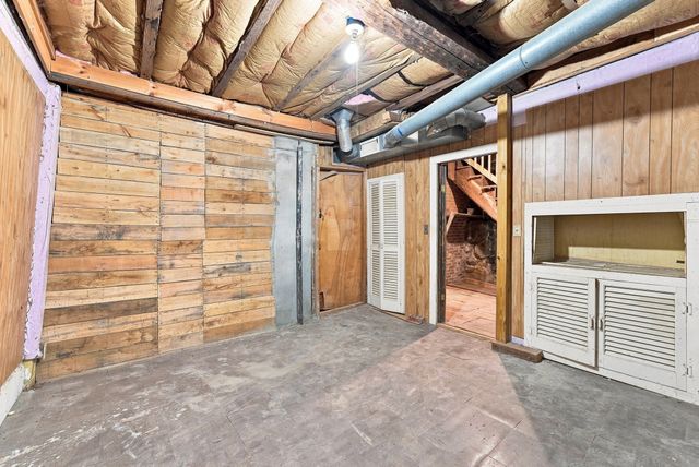 28 Tremont St, Athol, MA 01331