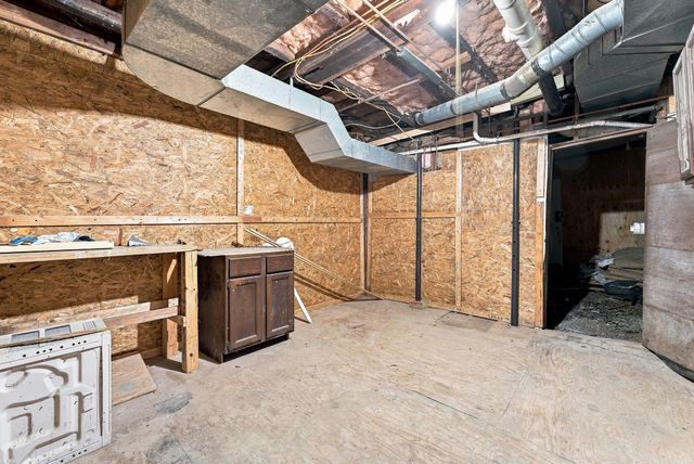 28 Tremont St, Athol, MA 01331