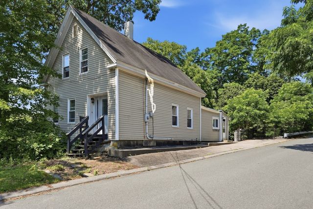 28 Tremont St, Athol, MA 01331