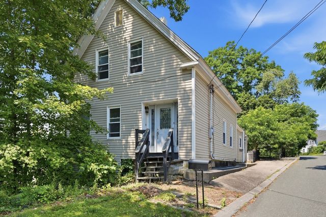 28 Tremont St, Athol, MA 01331