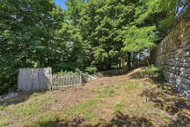 28 Tremont St, Athol, MA 01331