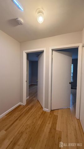 58 CANTERBURY Circle, Franklin, NJ 08873