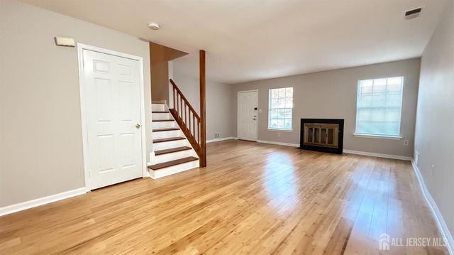 58 CANTERBURY Circle, Franklin, NJ 08873