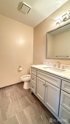 58 CANTERBURY Circle, Franklin, NJ 08873