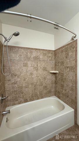 58 CANTERBURY Circle, Franklin, NJ 08873