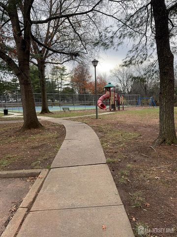 58 CANTERBURY Circle, Franklin, NJ 08873