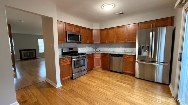 58 CANTERBURY Circle, Franklin, NJ 08873