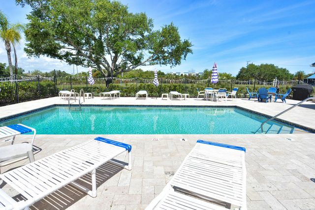 1555 NE Beacon Drive Apt 1006, Jensen Beach, FL 34957