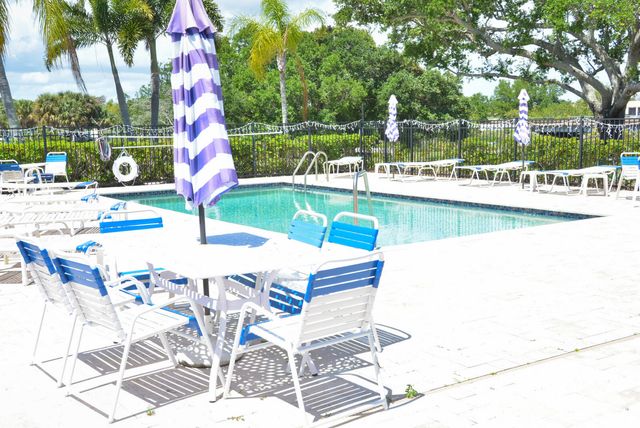 1555 NE Beacon Drive Apt 1006, Jensen Beach, FL 34957