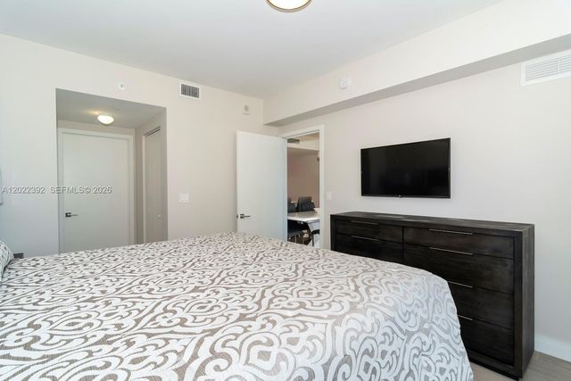 488 NE 18th St 3608, Miami, FL 33132