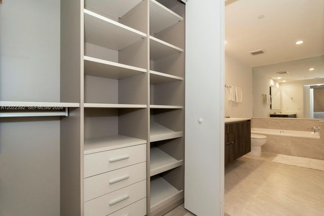 488 NE 18th St 3608, Miami, FL 33132