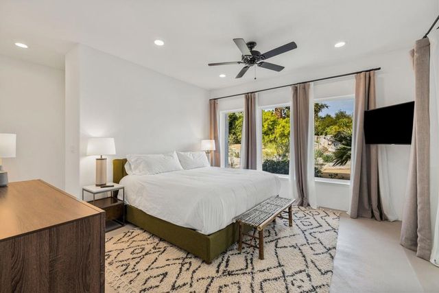 594 W Stevens Road A, Palm Springs, CA 92262