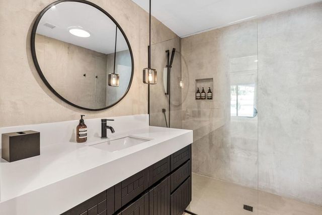 594 W Stevens Road A, Palm Springs, CA 92262