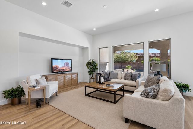 66101 E Cactus Lane, Tucson, AZ 85739