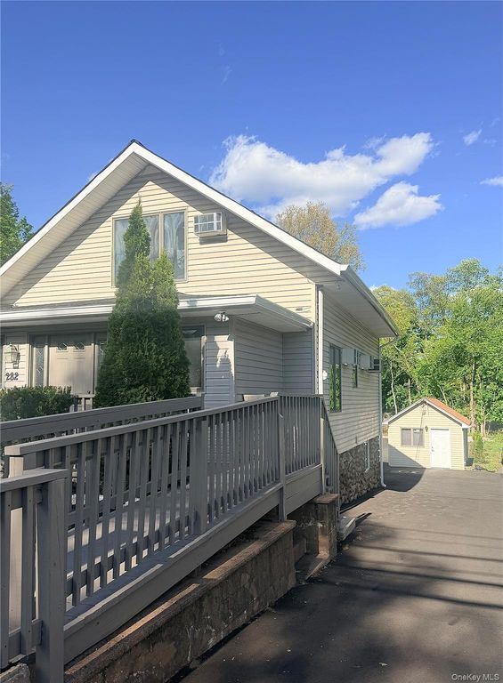 282 N Middletown Road, Pearl River, NY 10965 — photo 4