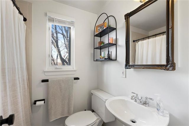 6820 Holmes Road, Kansas City, MO 64131