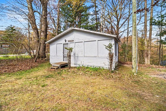 8240 W Stony Lake Road, New Era, MI 49446